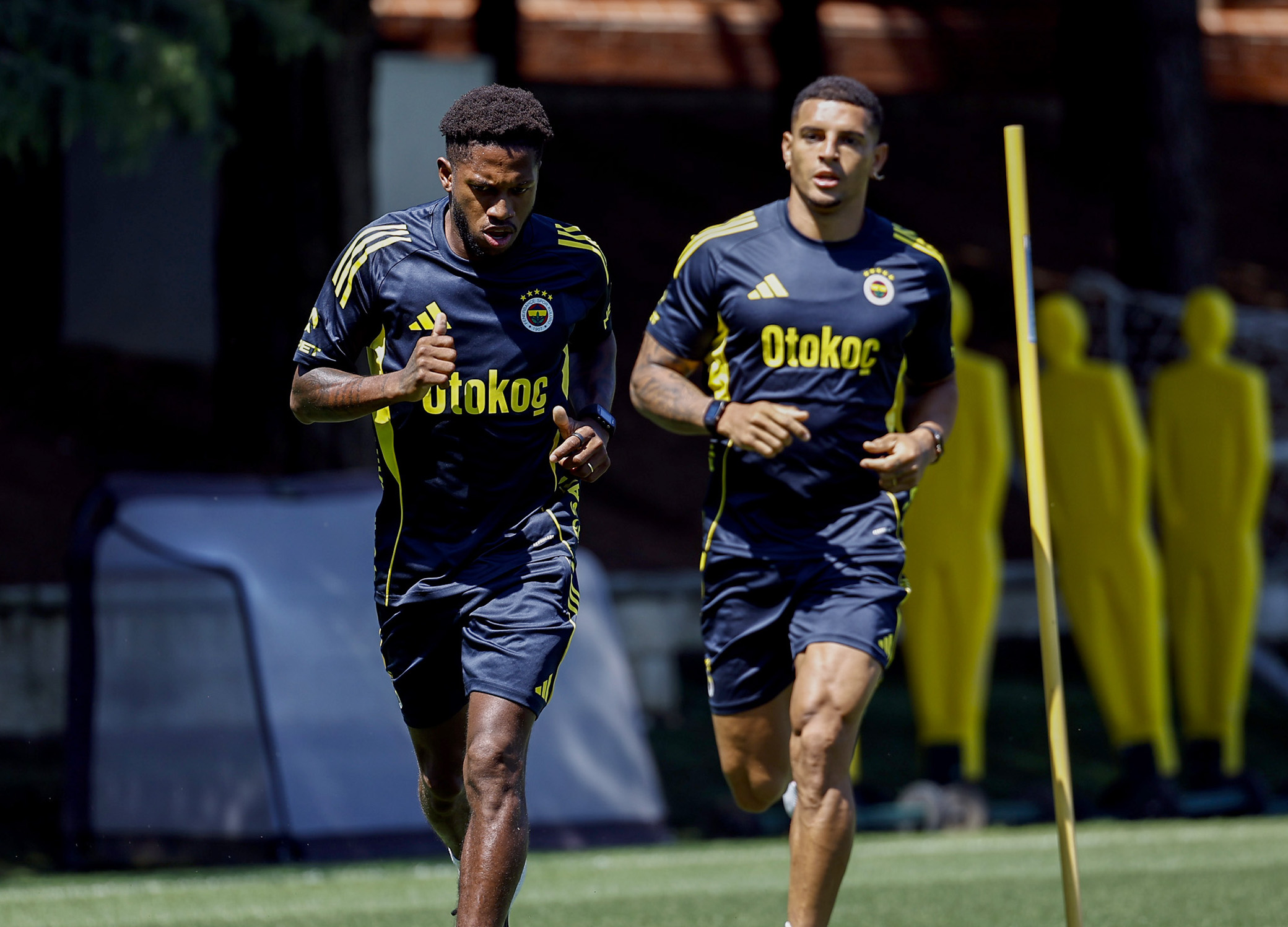 Fenerbahçe, 2025-2026 sezonu öncesi hazırlıklarına Samandıra Can Bartu Tesisleri’nde başladı.