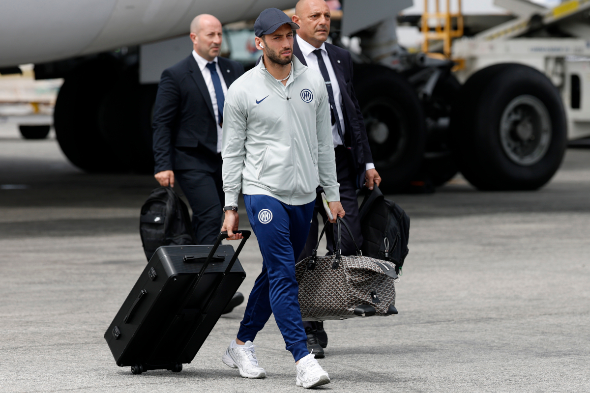 Fenerbahçe ve Galatasaray’la adı anılan Hakan Çalhanoğlu, İtalyan basınına yaptığı açıklamada söylentilere son noktayı koydu.