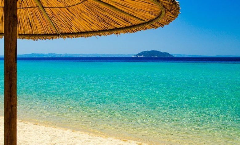 Halkidiki kristal berraklığındaki denizi, altın sarısı kumsallarıyla sadece bir tatil değil; hayalini kurduğunuz yeni bir yaşam biçimi sunuyor.