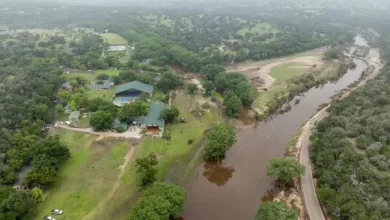Guadalupe Nehri’nin taşmasıyla başlayan felaket Teksas’ta büyük yıkıma neden oldu. Uyarı yapılmadan bastıran selde çocuk kampları etkilendi.
