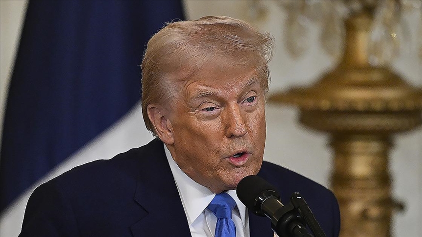 Epstein soruşturmasına dair açıklamaların ardından MAGA tabanında yükselen eleştirilere yanıt veren Trump, Adalet Bakanı Pam Bondi’yi savundu.