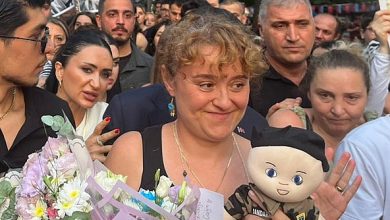 İstanbul’da öldürülen 15 yaşındaki Mattia Ahmet Minguzzi’nin anısına Trabzon’da düzenlenen yürüyüşe büyük bir kalabalık katıldı.