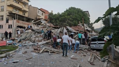 Balıkesir’in Sındırgı ilçesinde meydana gelen 6,1 büyüklüğündeki depremde 10 bina yıkıldı.