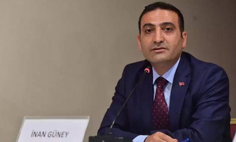 İBB’deki yolsuzluk soruşturmasında Beyoğlu Belediye Başkanı İnan Güney’in de aralarında bulunduğu 17 kişi tutuklandı.