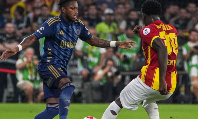 Süper Lig'de Fenerbahçe, 66'da 9 kişi kalan Göztepe deplasmanında 0-0'a razı oldu