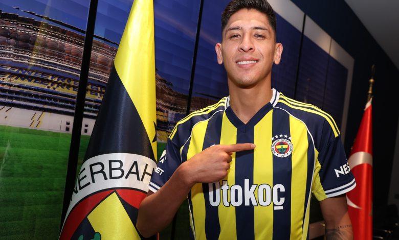 West Ham United’dan satın alma opsiyonuyla kiralanan Meksika Milli Takımı kaptanı Edson Alvarez, Fenerbahçe tarihindeki ikinci Meksikalı futbolcu oldu.