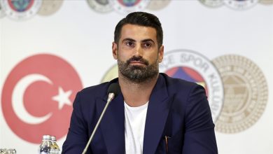 Fenerbahçe’de teknik direktör arayışları başladı. Yeni teknik direktör adayları arasında Volkan Demirel’in de yer aldığı öne sürüldü.