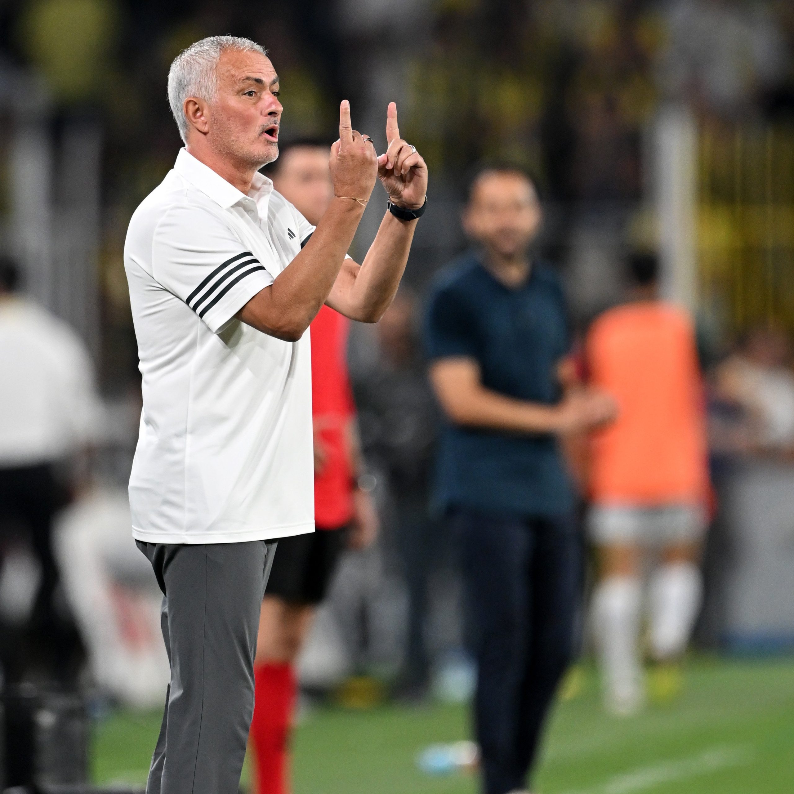 Fenerbahçe Teknik Direktörü Jose Mourinho, Benfica rövanşı öncesi başkan Ali Koç ve Hamdi Akın'ı adeta yerden yere vurdu
