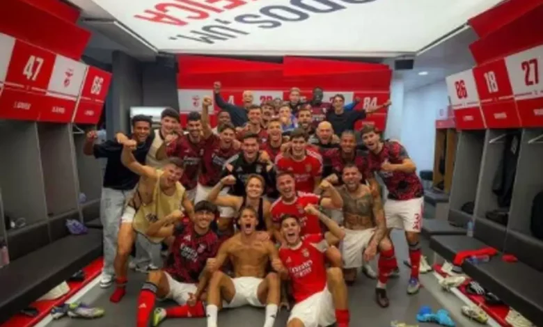 Benfica’nın Fenerbahçe’yi 1-0 mağlup etmesini sağlayan golü atan Kerem Aktürkoğlu, maç sonrası soyunma odası pozunda yer almadı.