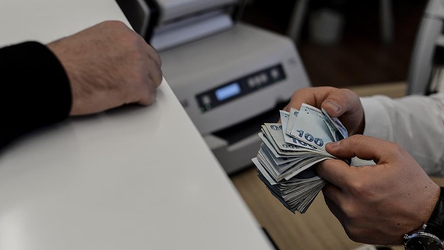 Memur ve emekli maaşlarında iki yıllık zam takvimi netleşti; 2026’da çift haneli, 2027’de tek haneli artış yapılacak.