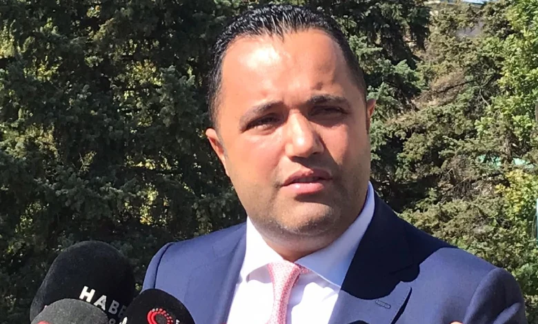 Ünlü davaların avukatı Rezan Epözdemir, İstanbul Cumhuriyet Başsavcılığı’nın talimatıyla bu sabah evinde gözaltına alındı.