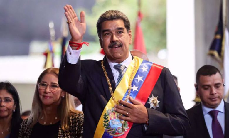 ABD yönetimi, Venezuela Devlet Başkanı Nicolas Maduro’nun yakalanması için bilgi verenlere vaat ettiği ödülü 50 milyon dolara çıkardı.