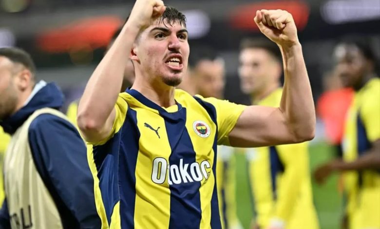 Fenerbahçe'nin Galatasaray altyapısından kaptığı genç savunmacı Yusuf Ayçiçek, 22 milyon Euro'ya Suudi Arabistan'ın Al Hilal takımına transfer oldu