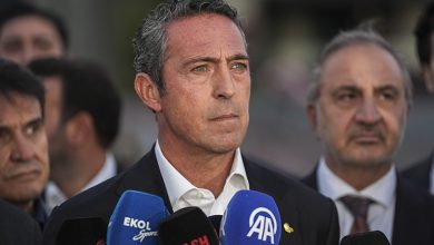Fenerbahçe’nin eski başkanı Ali Koç, kulüpten 360 milyon lira geri aldığına dair çıkan haberleri asılsız diyerek sert bir dille yalanladı.