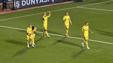 Süper Lig'de erteleme maçında Alanyaspor ile 2-2 berabere kalan Fenerbahçe, Kasımpaşa deplasmanında da 1 puana razı oldu