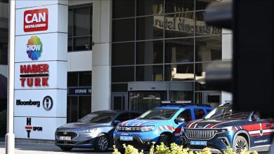 İstanbul Cumhuriyet Başsavcılığı’nın yürüttüğü soruşturma kapsamında, Ciner Grup şirketlerinde görev yapan 12 yönetici sabah saatlerinde düzenlenen operasyonla gözaltına alındı.