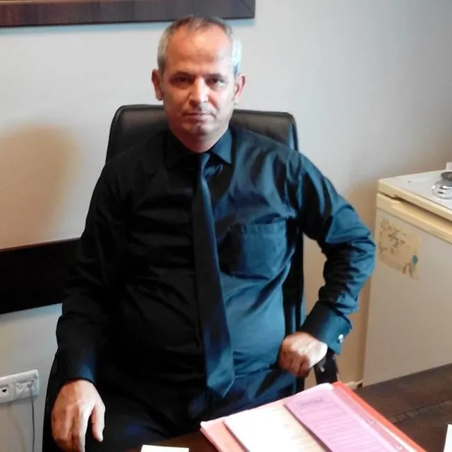 Çağlayan Adliyesi’nde görev yapan Cumhuriyet Savcısı Ercan Kayhan, Çekmeköy’de bir restoranda 19 yaşındaki Mustafa Can Gül tarafından boğazından bıçaklanarak öldürüldü.