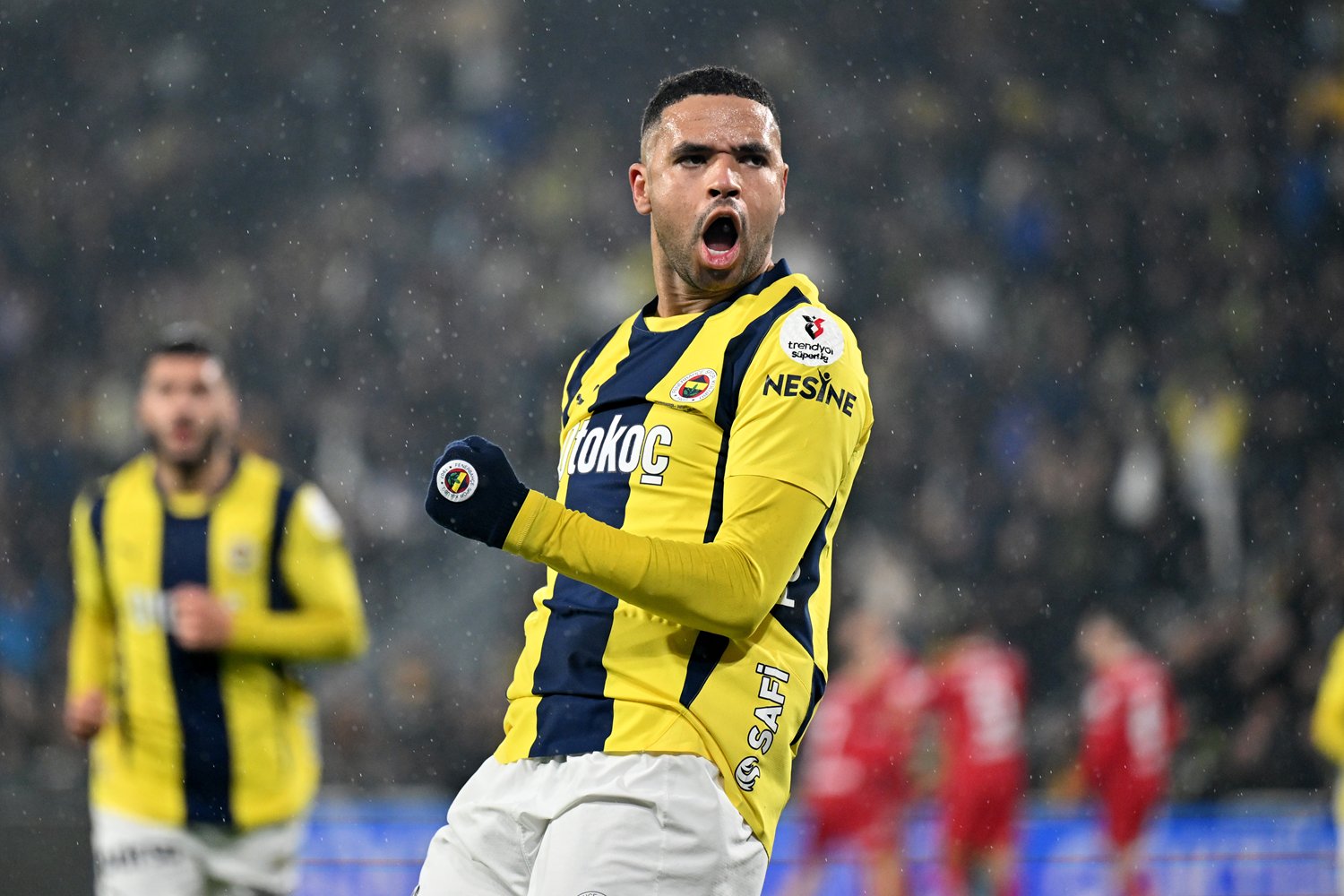 Al Hilal Kulübü, Yusuf Ayçiçek'i transfer ettiği Fenerbahçe'ye En Nesyri için 20 milyon Euro artı Aleksandar Mitrovic'i önerdi