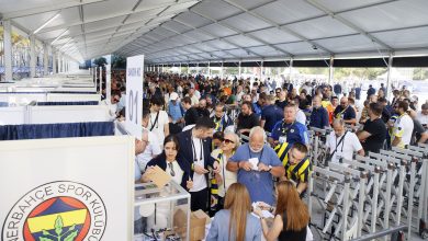Chobani Stadı yanındaki alanda sabah 10.00’da başlayan oy verme işlemi 17.00’de sona erdi. Ali Koç ve Sadettin Saran oylarını kullandı; sayım süreci başladı, camia nefesini tuttu.