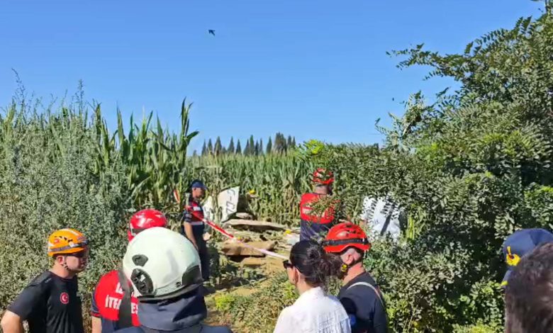 İzmir’in Torbalı ilçesinde Türk Hava Kurumu’na ait eğitim uçağı mısır tarlasına düştü. Kazada pilot adayı Berfu Hatipoğlu hayatını kaybetti.