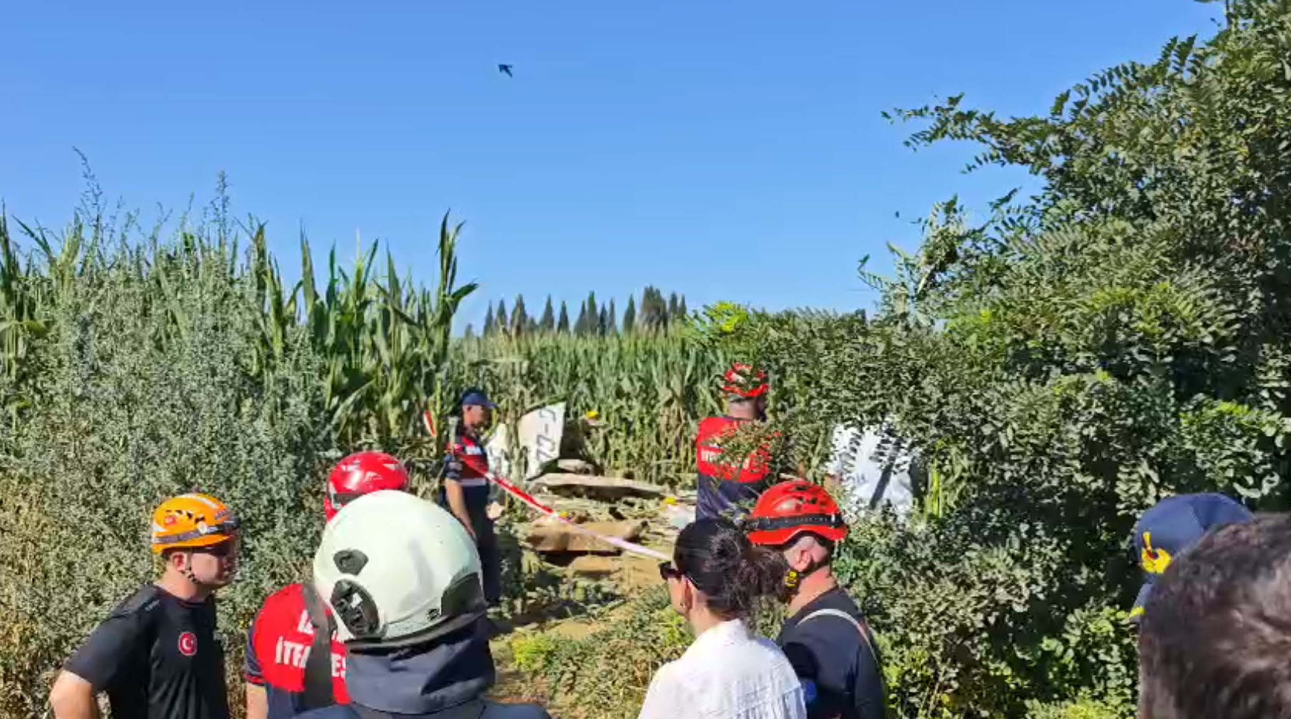 İzmir’in Torbalı ilçesinde Türk Hava Kurumu’na ait eğitim uçağı mısır tarlasına düştü. Kazada pilot adayı Berfu Hatipoğlu hayatını kaybetti.