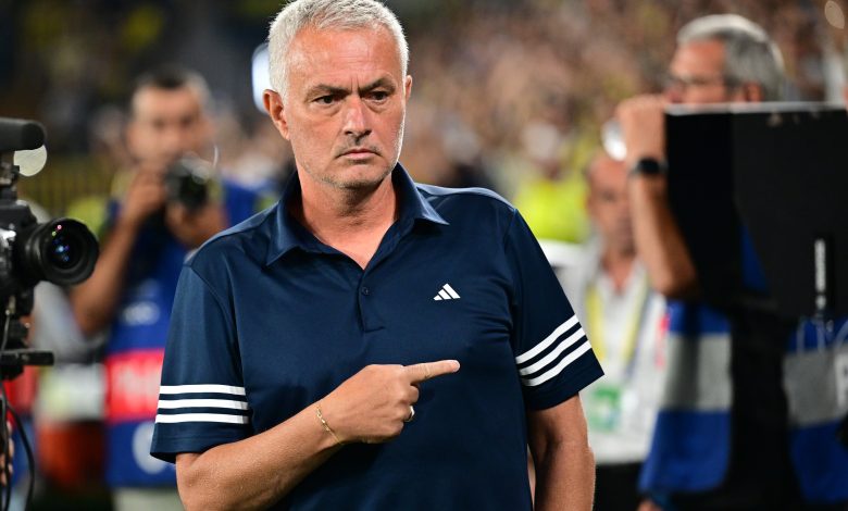 Fenerbahçe'den ayrılan Jose Mourinho, Benfica'da Bruno Lage'nin kovulmasının ardından göreve geliyor