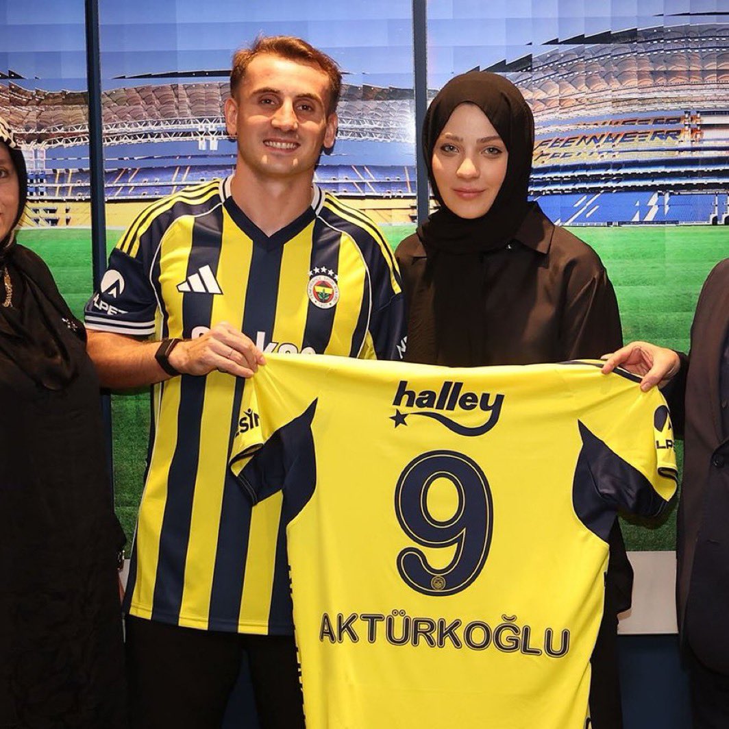 Fenerbahçe'ye transfer olan Kerem Aktürkoğlu ile eski takımı Galatasaraylı oyuncularla gerilim A Milli Takım kampında arttı