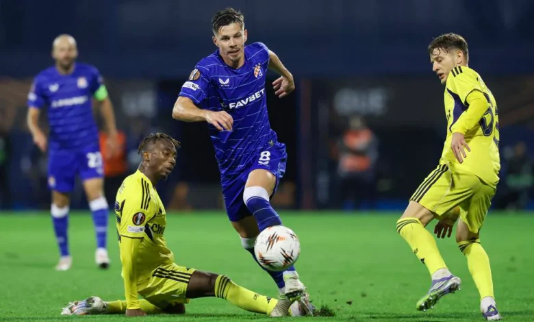 Süper Lig'de son iki maçında berabere kalan Fenerbahçe, UEFA Avrupa Ligi'nde de Dinamo Zagreb deplasmanında 3-1 kaybetti