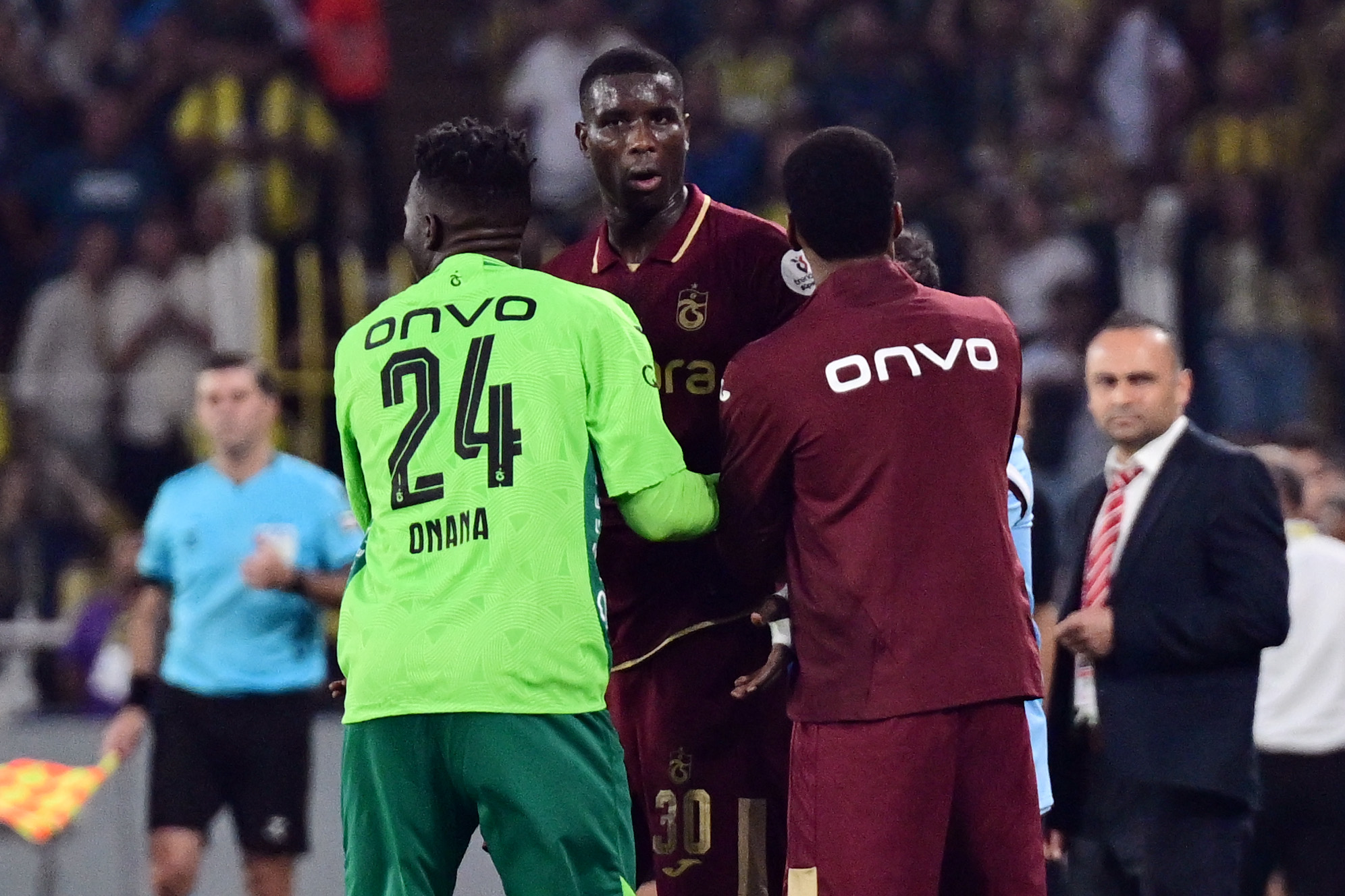 Fenerbahçe-Trabzonspor karşılaşmasında golü iptal edilen Paul Onuachu'nun pozisyonuyla ilgili VAR kayıtları paylaşıldı