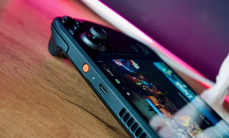 Windows 11, koltukta oyun oynamak için doğrudan tasarlanmış değil. Gamepad ile masaüstü ile yönetmek keyiften çok işkenceye dönüşebiliyor.
