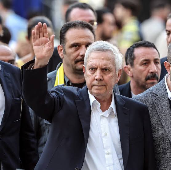 Fenerbahçe'nin eski başkanı Aziz Yıldırım’dan Genel Kurul öncesi, torba şeklinde yetki verilmesine karşı olduğunu bu kez ima etti