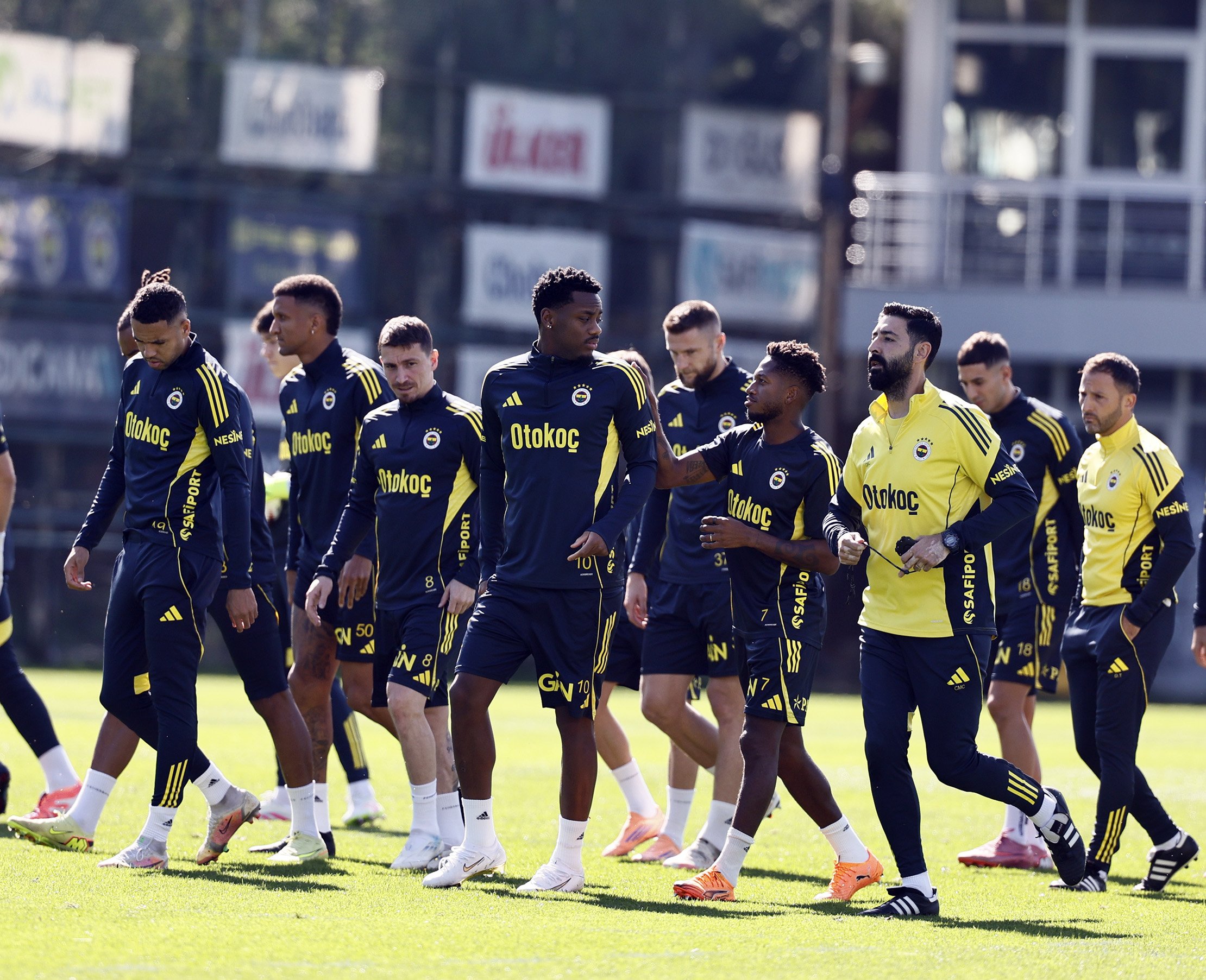 En son 27 Ağustos’ta Fenerbahçe forması giyen Jhon Duran, sakatlığını atlatmasının ardından takımla birlikte çalışmalara başladı