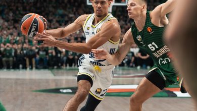 EuroLeague'de son şampiyon Fenerbahçe Beko, son çeyrekte 12 sayı geriden gelip yakaladığı Zalgiris Kaunas'a 84-81 mağlup oldu