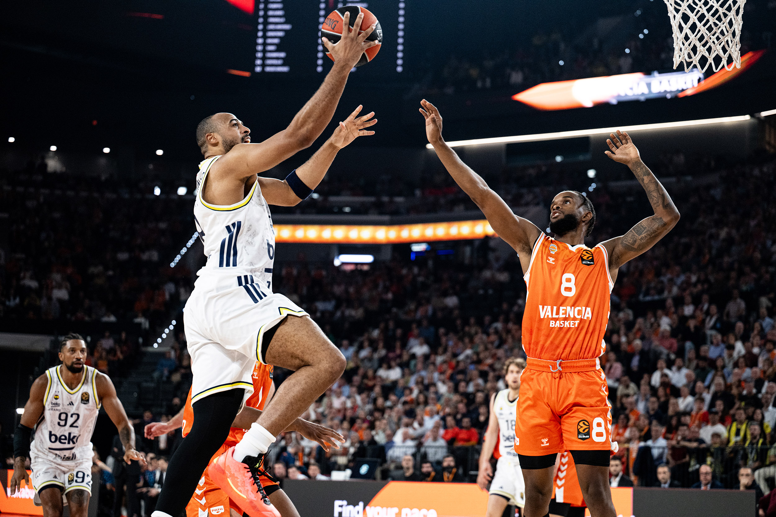Fenerbahçe Beko, son şampiyonu olduğu EuroLeague’de 7. hafta maçında Valencia Basket deplasmanında 94-79 kaybetti