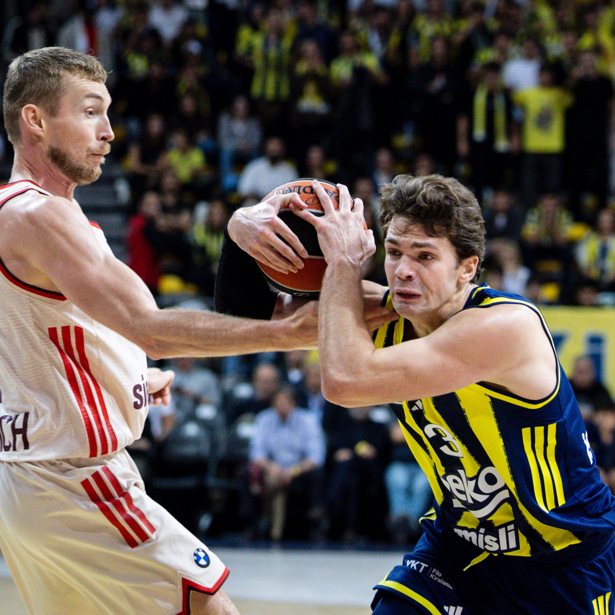 Fenerbahçe Beko, son üç maçını kaybettiği EuroLeague’de Alman temsilcisi Bayern Münih’i yenerek ikinci galibiyetini elde etti