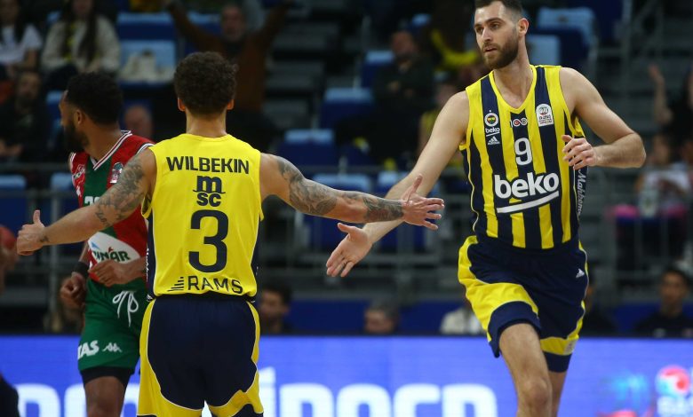 Türkiye Sigorta Basketbol Süper Ligi'nde Fenerbahçe Beko, Karşıyaka'yı rahat yenerek üçüncü maçında ikinci galibiyetini aldı