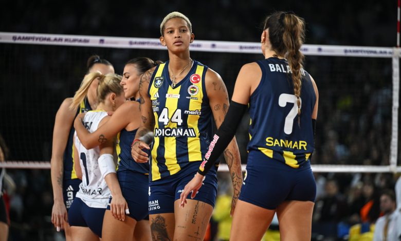 Fenerbahçe Medicana, 2-0'dan 2-2'ye getirdiği Kadınlar AXA Sigorta Şampiyonlar Kupası final maçında VakıfBank'ı 3-2 mağlup etti