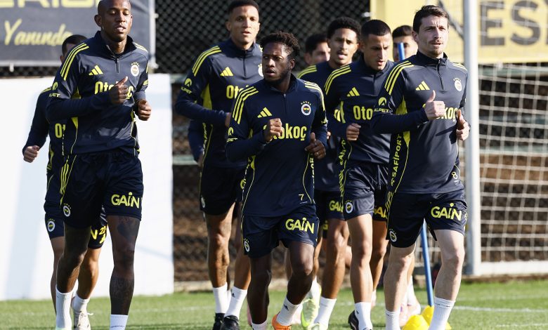 Süper Lig’in 9. haftasında sahasında Karagümrük’ü konuk edecek Fenerbahçe, milli oyuncularından yoksun şekilde çalışmalarına devam etti.