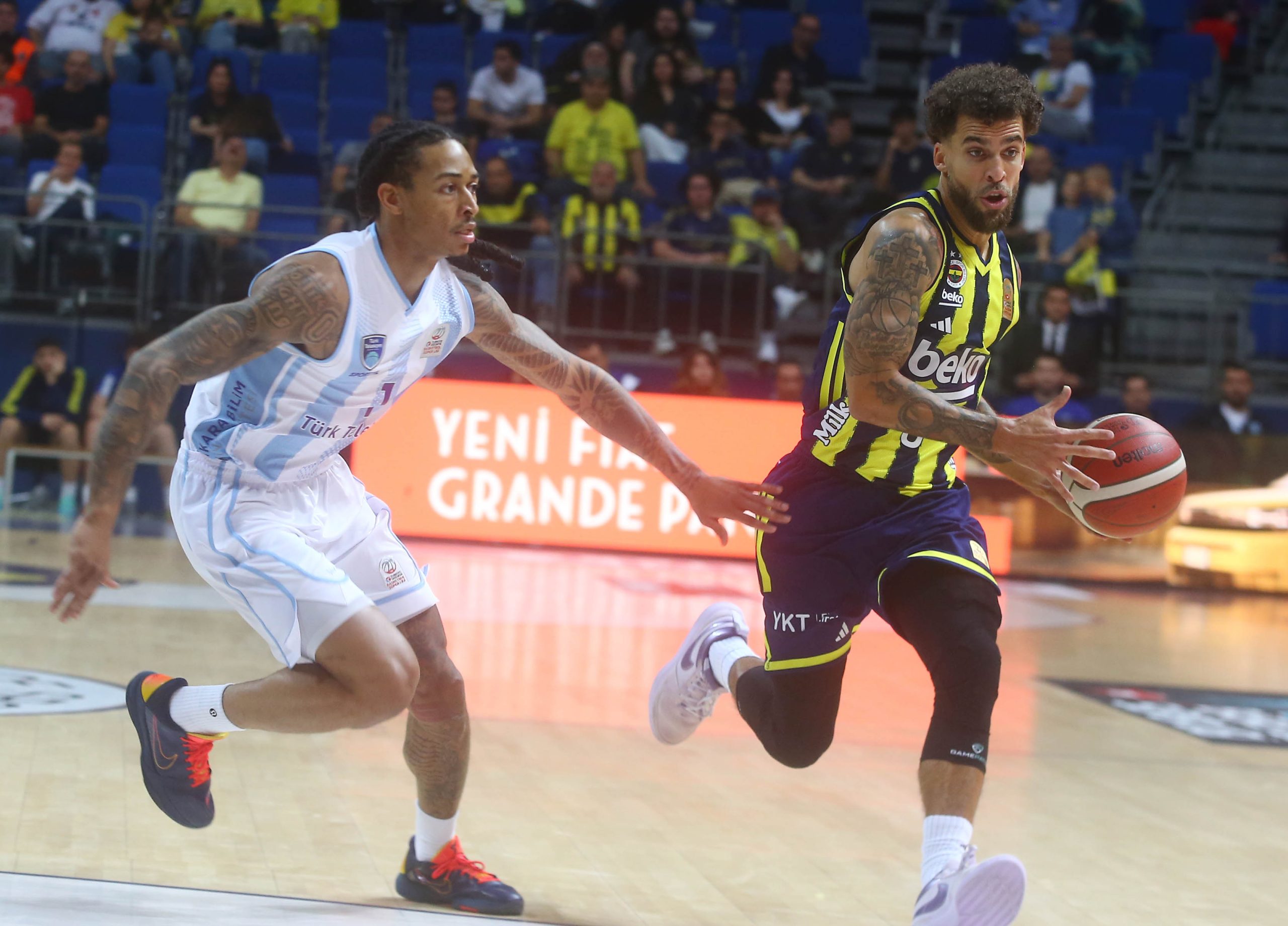 Türkiye Sigorta Basketbol Süper Ligi’nde Fenerbahçe Beko, evinde konuk ettiği başkent temsilcisi Türk Telekom’u 92-84 yendi