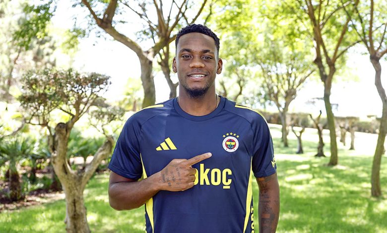 Fenerbahçe’nin yaz transfer döneminde Al-Nassr’dan 1 yıllığına kiralık olarak kadrosuna kattığı Jhon Duran, bekleneni veremeden ayrılığa yaklaştı.