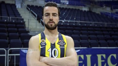 Fenerbahçe Beko Erkek Basketbol Takımı kaptanı Melih Mahmutoğlu, Etiler’de yapılan trafik kontrolünde alkollü araç kullanırken yakalandı.