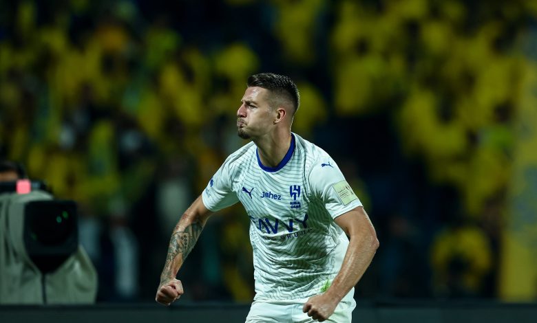 İtalyan spor gazetesi Corriere dello Sport’a göre Fenerbahçe ve Galatasaray, Sergej Milinkovic-Savic transferi için kapışıyor