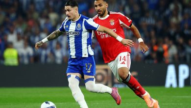 Türkiye'de derbi kazanamayan Jose Mourinho'nun takımı Benfica, savunmaya kapandığı maçta lider Porto ile deplasmanda 0-0 berabere kaldı