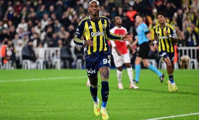 Fenerbahçe, Trendyol Süper Lig’de sonuncu Fatih Karagümrük karşısında çok üstün bir oyunla galip gelerek puanını 19’a yükseltti