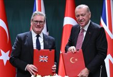 Türkiye ile İngiltere arasında Eurofighter anlaşması imzalandı 3 Görüşmede savunma, ekonomi ve bölgesel konular masaya yatırılırken, iki ülke arasında 44 adet Eurofighter Typhoon için anlaşma sağlandı.