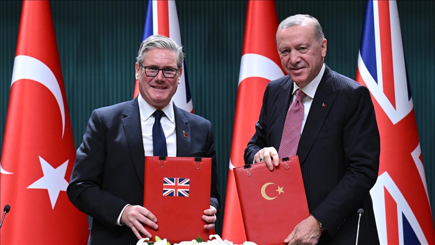 Görüşmede savunma, ekonomi ve bölgesel konular masaya yatırılırken, iki ülke arasında 44 adet Eurofighter Typhoon için anlaşma sağlandı.