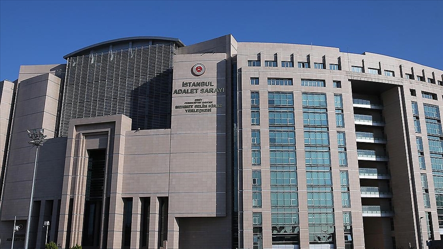 İstanbul Cumhuriyet Başsavcılığı’nın yürüttüğü soruşturma kapsamında, aralarında İrem Derici, Hadise, Simge Sağın, Berrak Tüzünataç, Kubilay Aka, Demet Evgar, Özge Özpirinçci, Mert Yazıcıoğlu, Ziynet Sali ve Birce Akalay’ın da bulunduğu 19 kişi gözaltına alındı.