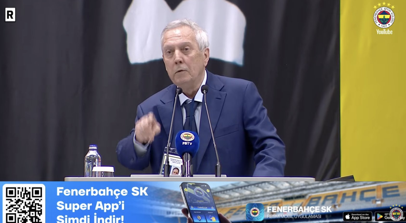 Fenerbahçe Eski Başkanı Aziz Yıldırım, trafikte ters yönden gelen belediye aracını şoförü ve zabıtaya adeta racon kesti