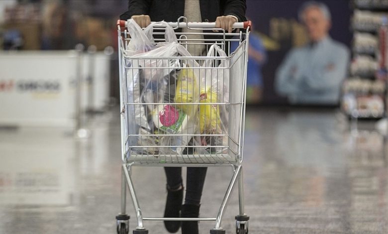 TÜİK verilerine göre ekim ayında Tüketici Fiyat Endeksi yüzde 2,55 artarken yıllık enflasyon yüzde 32,87’ye geriledi.