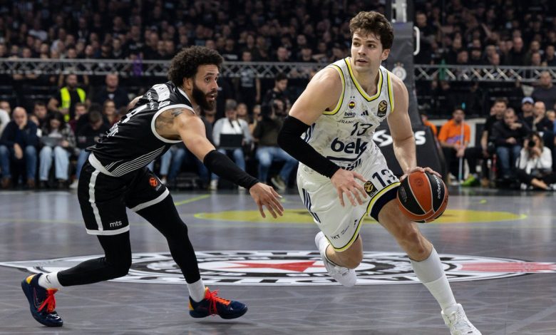 Fenerbahçe Beko, EuroLeague'de eski hocası Zeljko Obradovic'in takımı Partizan'ı deplasmanda devirdi